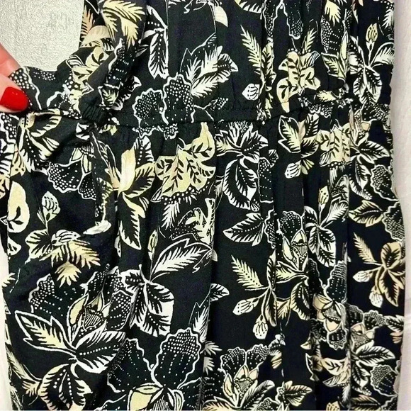 Old Navy Women Romper Sz S Black Tan Sleeveless Split Back Pockets Shorts Summer - Picture 4 of 13